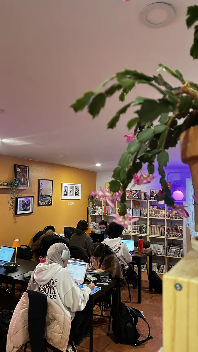 Kaizen Manga Café — Montreal (1)